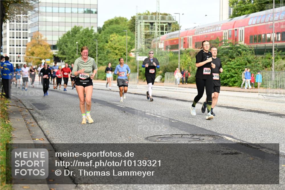 06.09.2026 - CURREX Alsterlauf Dr. Thomas Lammeyer http://msf.ph/oto/10139321 06.09.2026 10:06:16 Laufen 3426, 2057, 239, 4959, 4710 meine-sportfotos.de