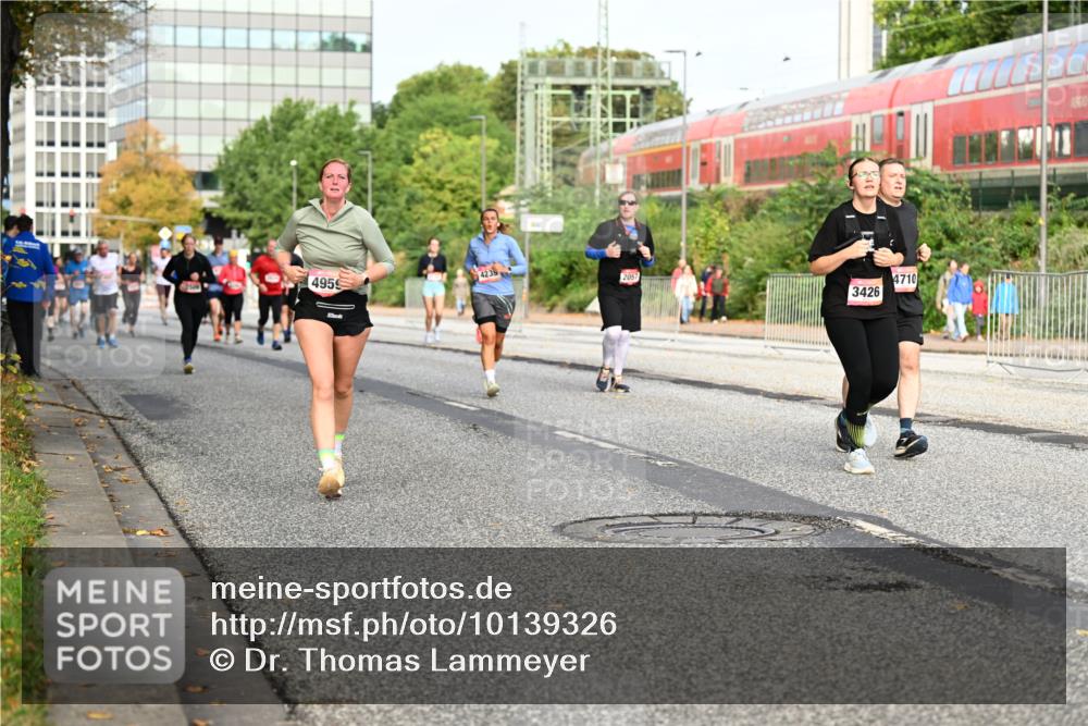06.09.2026 - CURREX Alsterlauf Dr. Thomas Lammeyer http://msf.ph/oto/10139326 06.09.2026 10:06:17 Laufen 423, 4959, 2057, 4710, 3426 meine-sportfotos.de