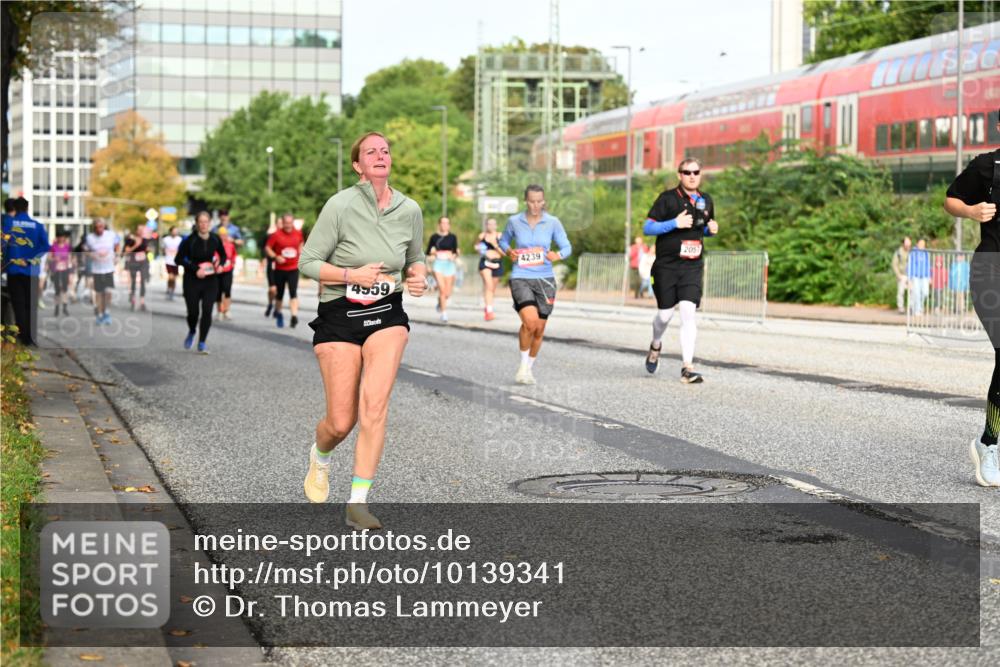 06.09.2026 - CURREX Alsterlauf Dr. Thomas Lammeyer http://msf.ph/oto/10139341 06.09.2026 10:06:18 Laufen 4559, 4239, 2057 meine-sportfotos.de