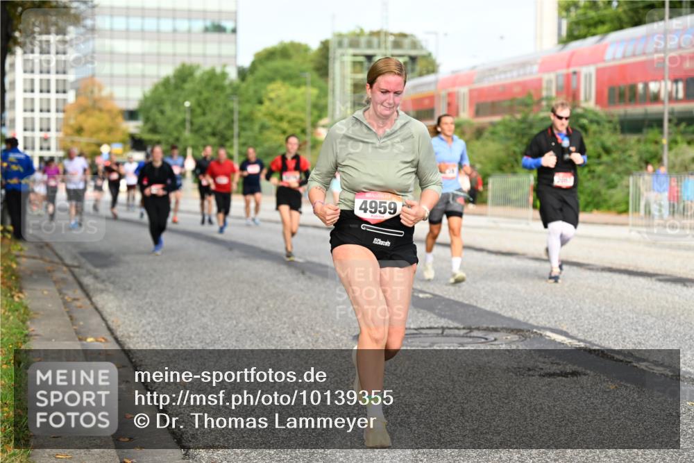 06.09.2026 - CURREX Alsterlauf Dr. Thomas Lammeyer http://msf.ph/oto/10139355 06.09.2026 10:06:19 Laufen 4959 meine-sportfotos.de