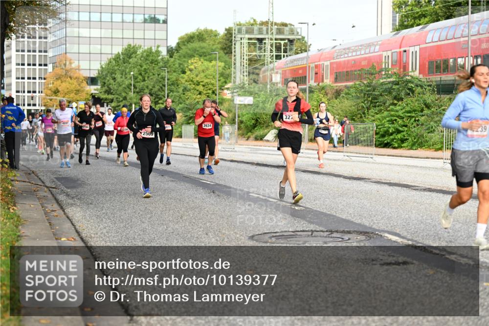 06.09.2026 - CURREX Alsterlauf Dr. Thomas Lammeyer http://msf.ph/oto/10139377 06.09.2026 10:06:22 Laufen 4697, 3213, 6, 2634, 2509, 3279, 39 meine-sportfotos.de