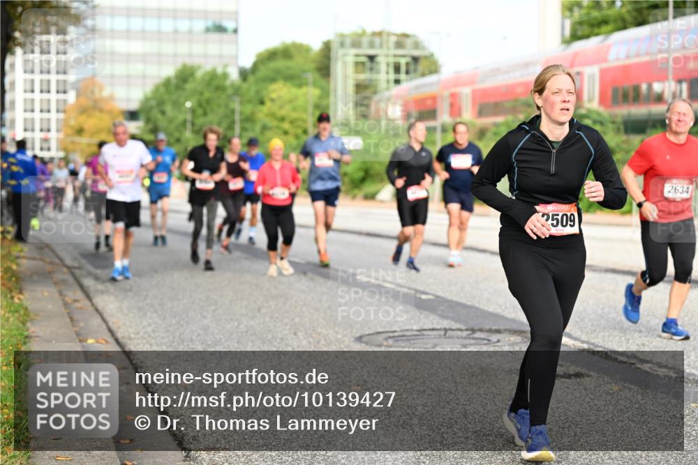 06.09.2026 - CURREX Alsterlauf Dr. Thomas Lammeyer http://msf.ph/oto/10139427 06.09.2026 10:06:26 Laufen 2509, 2634 meine-sportfotos.de