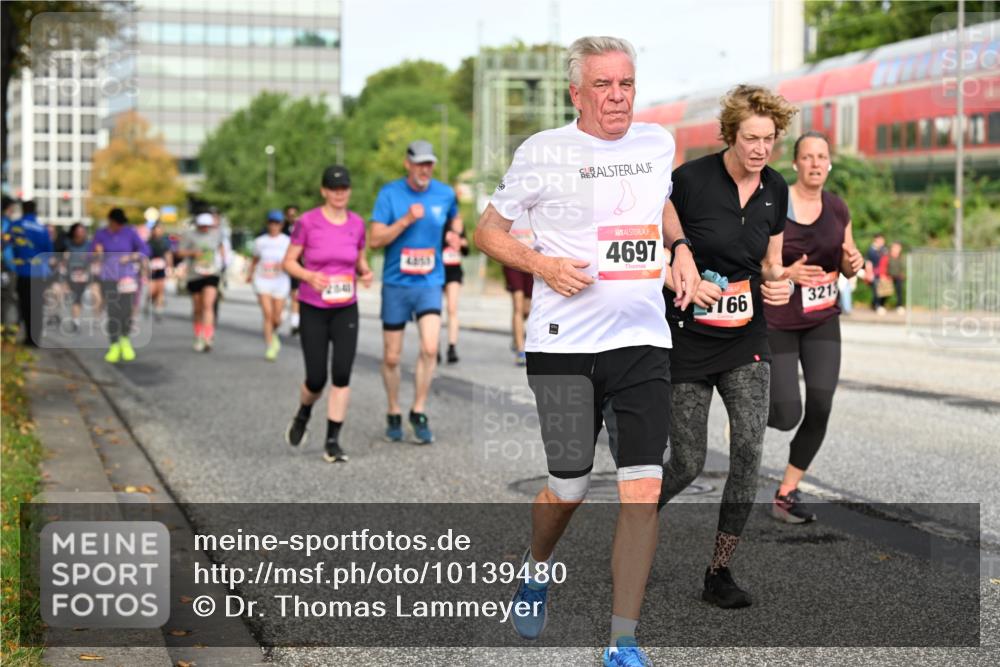 06.09.2026 - CURREX Alsterlauf Dr. Thomas Lammeyer http://msf.ph/oto/10139480 06.09.2026 10:06:31 Laufen 2841, 4355, 4697, 166, 3213 meine-sportfotos.de