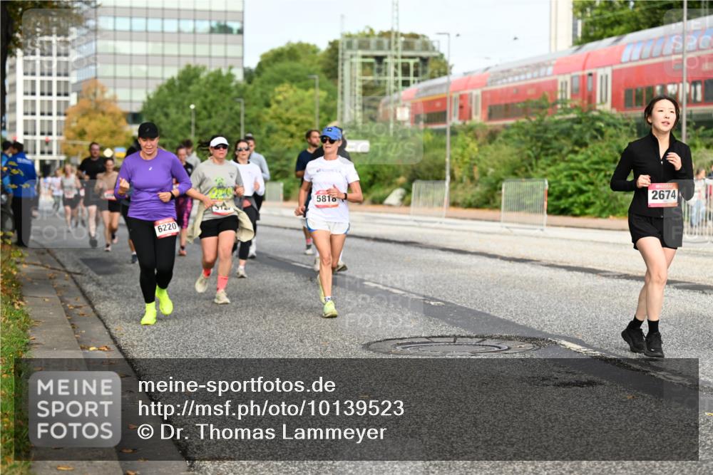 06.09.2026 - CURREX Alsterlauf Dr. Thomas Lammeyer http://msf.ph/oto/10139523 06.09.2026 10:06:35 Laufen 5816, 6220, 2674 meine-sportfotos.de