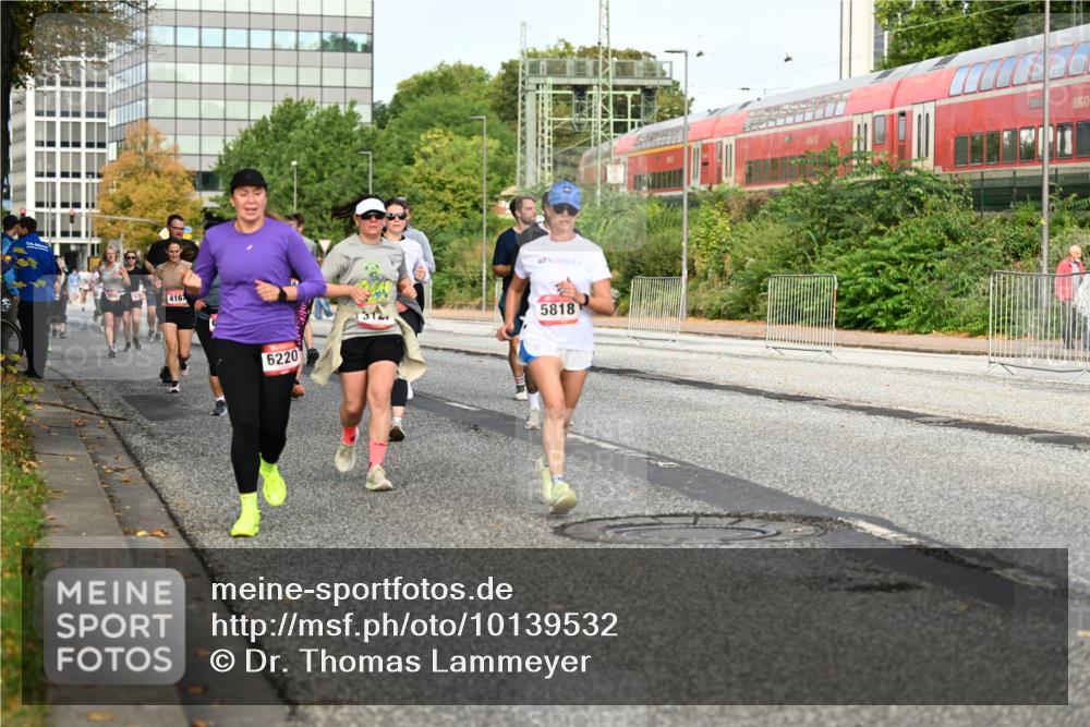 06.09.2026 - CURREX Alsterlauf Dr. Thomas Lammeyer http://msf.ph/oto/10139532 06.09.2026 10:06:36 Laufen 4167, 6220, 312, 5818 meine-sportfotos.de
