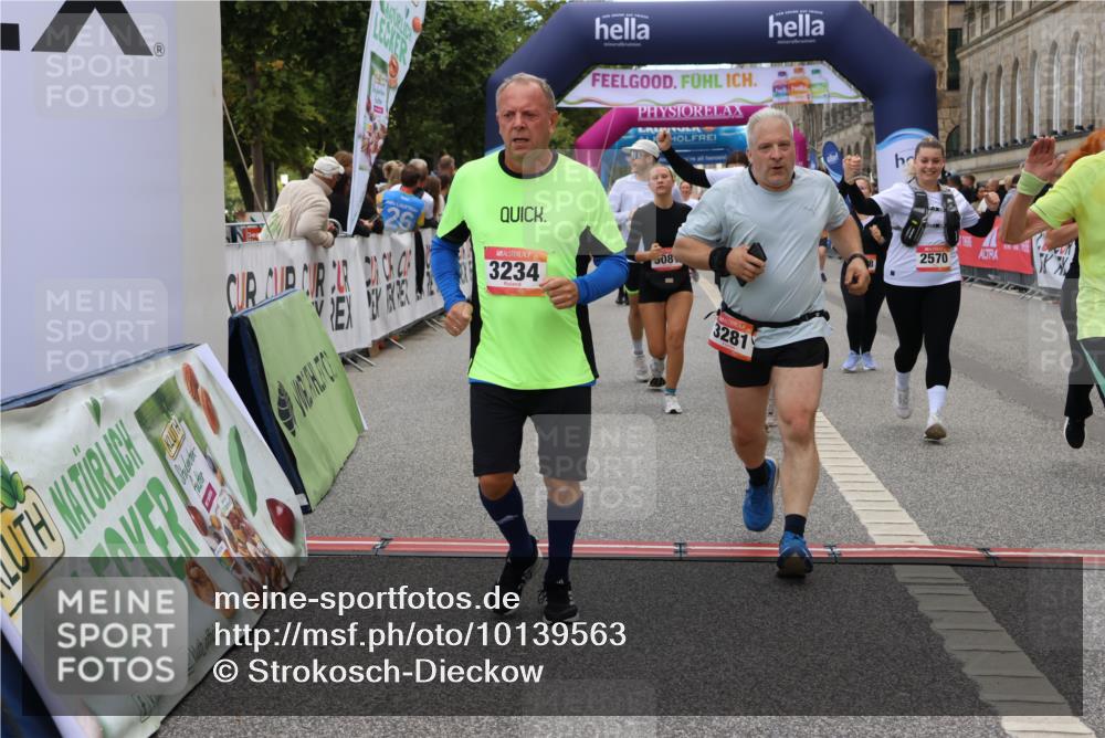 06.09.2026 - CURREX Alsterlauf Strokosch-Dieckow http://msf.ph/oto/10139563 06.09.2026 10:16:00 Ziel 2570, 2571, 2689, 3234, 3281, 3311, 4028, 4154, 4156, 4264, 4319, 4320, 4733, 5065, 5081, 5476, 5618, 8218 meine-sportfotos.de