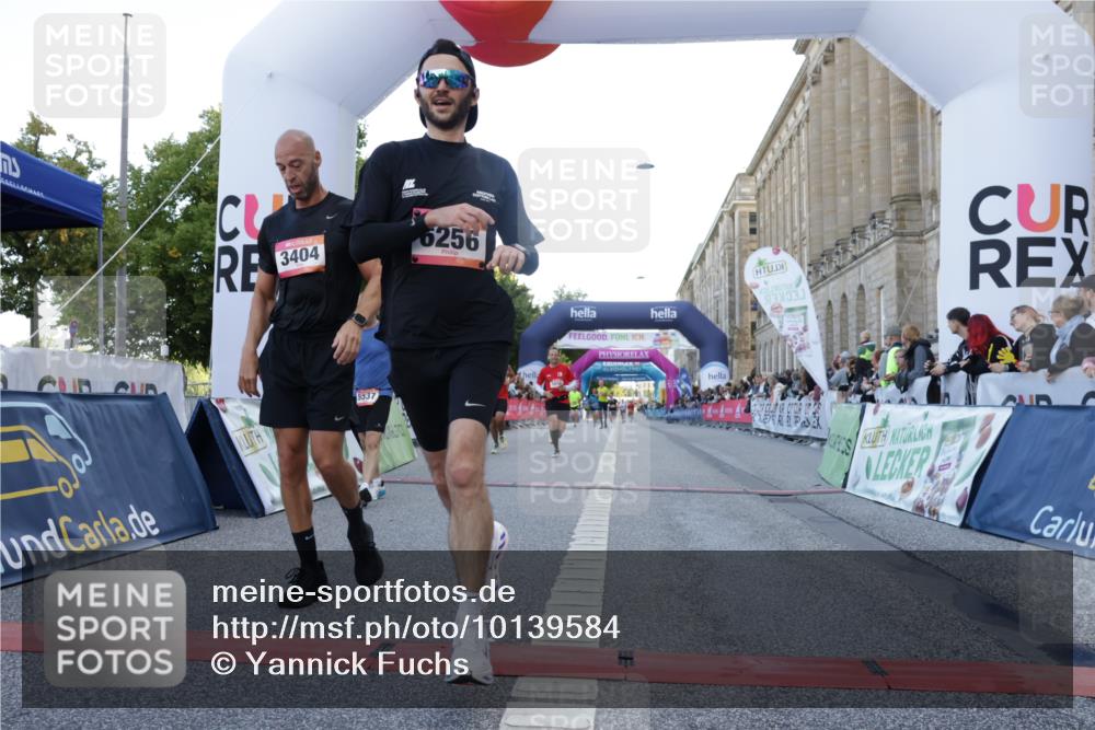 06.09.2026 - CURREX Alsterlauf Yannick Fuchs http://msf.ph/oto/10139584 06.09.2026 09:46:03 Ziel 2122, 2731, 2828, 3404, 3623, 4721, 5537, 5846, 6256, 6391, 8158 meine-sportfotos.de