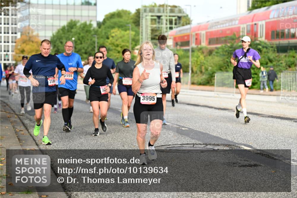 06.09.2026 - CURREX Alsterlauf Dr. Thomas Lammeyer http://msf.ph/oto/10139634 06.09.2026 10:06:47 Laufen 258, 555, 32, 3077, 694, 3995, 807 meine-sportfotos.de