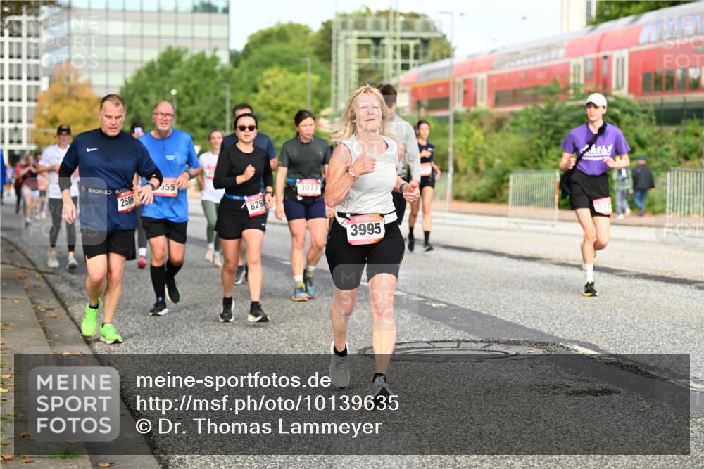 06.09.2026 - CURREX Alsterlauf Dr. Thomas Lammeyer http://msf.ph/oto/10139635 06.09.2026 10:06:47 Laufen 555, 2589, 829, 3077, 807, 3995 meine-sportfotos.de
