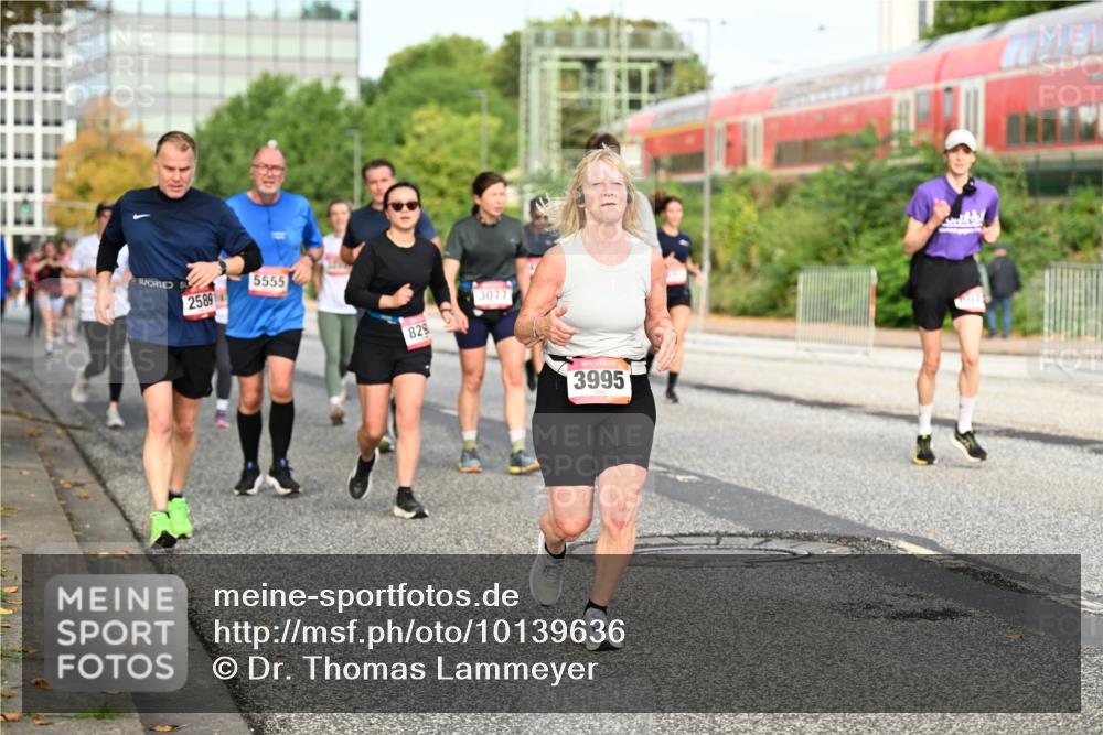 06.09.2026 - CURREX Alsterlauf Dr. Thomas Lammeyer http://msf.ph/oto/10139636 06.09.2026 10:06:47 Laufen 5555, 2589, 829, 3077, 3995 meine-sportfotos.de