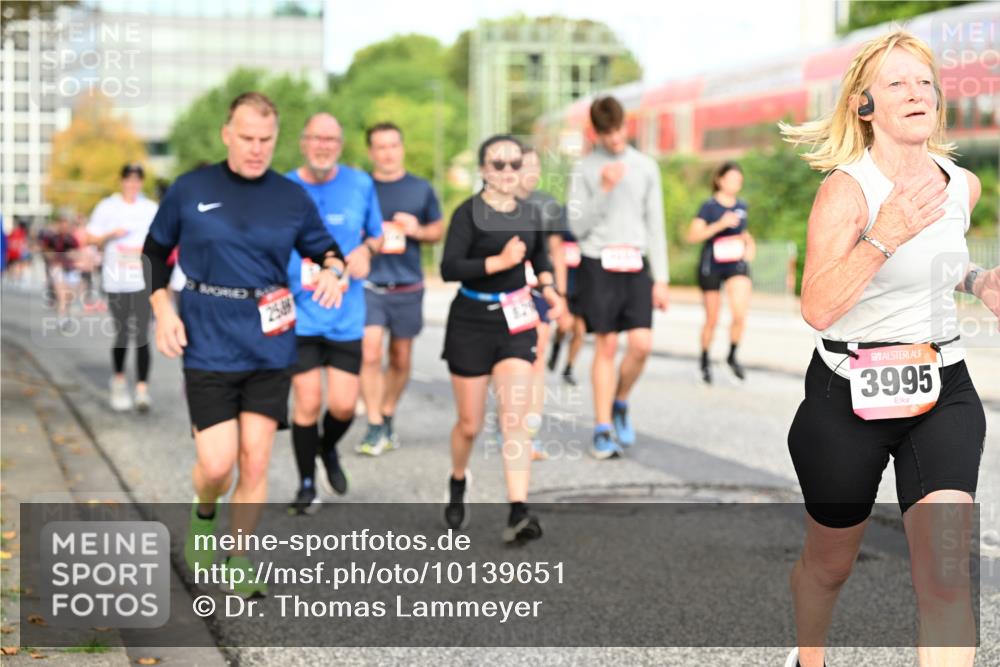 06.09.2026 - CURREX Alsterlauf Dr. Thomas Lammeyer http://msf.ph/oto/10139651 06.09.2026 10:06:48 Laufen 2589, 3995 meine-sportfotos.de