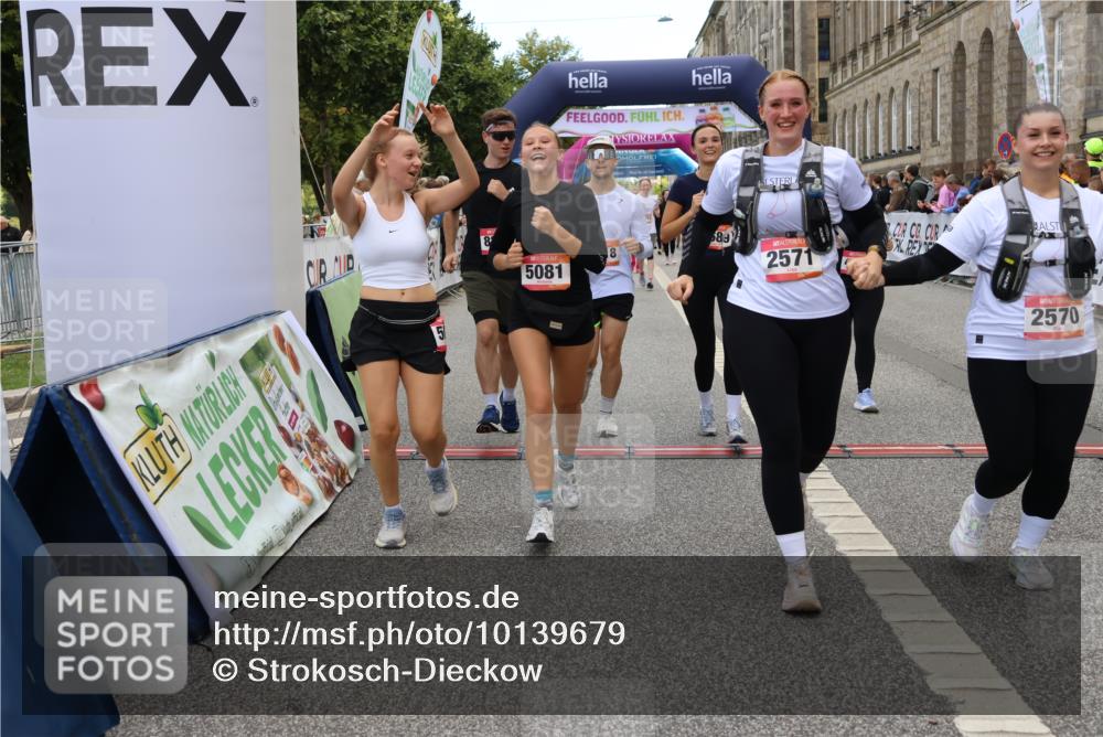 06.09.2026 - CURREX Alsterlauf Strokosch-Dieckow http://msf.ph/oto/10139679 06.09.2026 10:16:03 Ziel 2570, 2571, 2689, 2810, 3234, 3281, 3311, 4028, 4043, 4154, 4156, 4264, 4319, 4320, 4733, 5065, 5081, 5476, 5618, 5825, 8218 meine-sportfotos.de