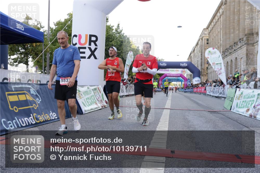 06.09.2026 - CURREX Alsterlauf Yannick Fuchs http://msf.ph/oto/10139711 06.09.2026 09:46:06 Ziel 2122, 2731, 2828, 3404, 3623, 5537, 5846, 6014, 6256, 6391, 8158, 8210 meine-sportfotos.de