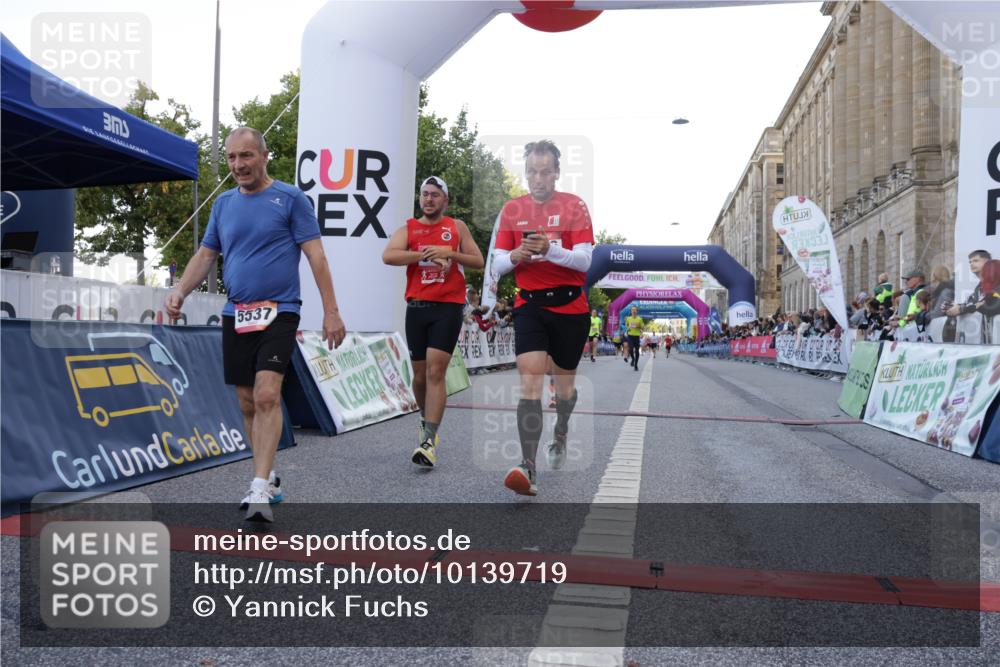 06.09.2026 - CURREX Alsterlauf Yannick Fuchs http://msf.ph/oto/10139719 06.09.2026 09:46:06 Ziel 2122, 2731, 2828, 3404, 3623, 5537, 5846, 6014, 6256, 6391, 8158, 8210 meine-sportfotos.de
