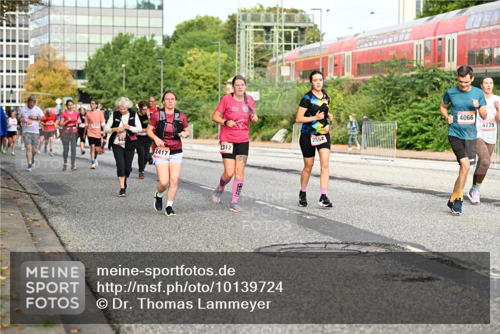 06.09.2026 - CURREX Alsterlauf Dr. Thomas Lammeyer http://msf.ph/oto/10139724 06.09.2026 10:06:55 Laufen 3360, 3373, 648, 88, 2417, 2312, 2552, 4066, 4775 meine-sportfotos.de
