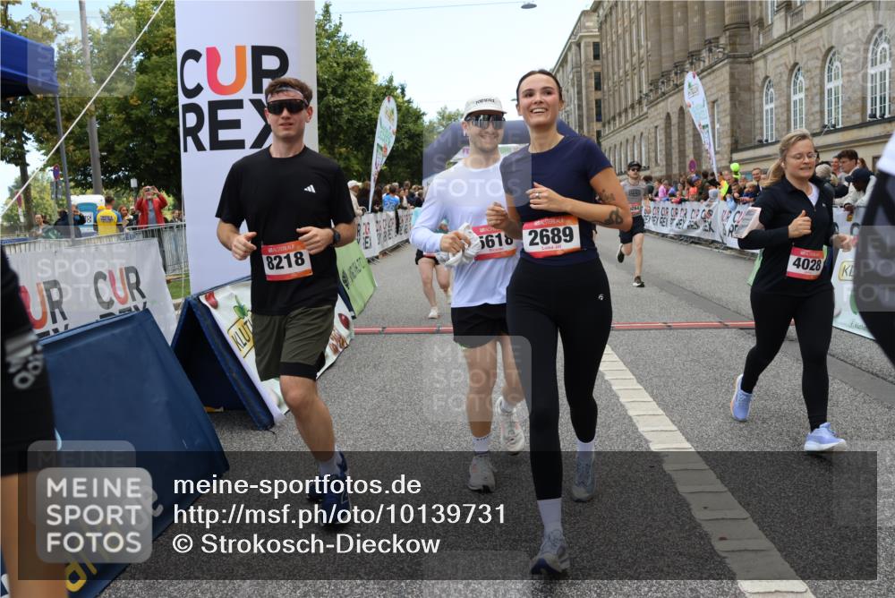 06.09.2026 - CURREX Alsterlauf Strokosch-Dieckow http://msf.ph/oto/10139731 06.09.2026 10:16:05 Ziel 2098, 2570, 2571, 2689, 2810, 3234, 3281, 3311, 4028, 4043, 4056, 4069, 4154, 4264, 4319, 4320, 4733, 5065, 5081, 5476, 5618, 5825, 8218 meine-sportfotos.de