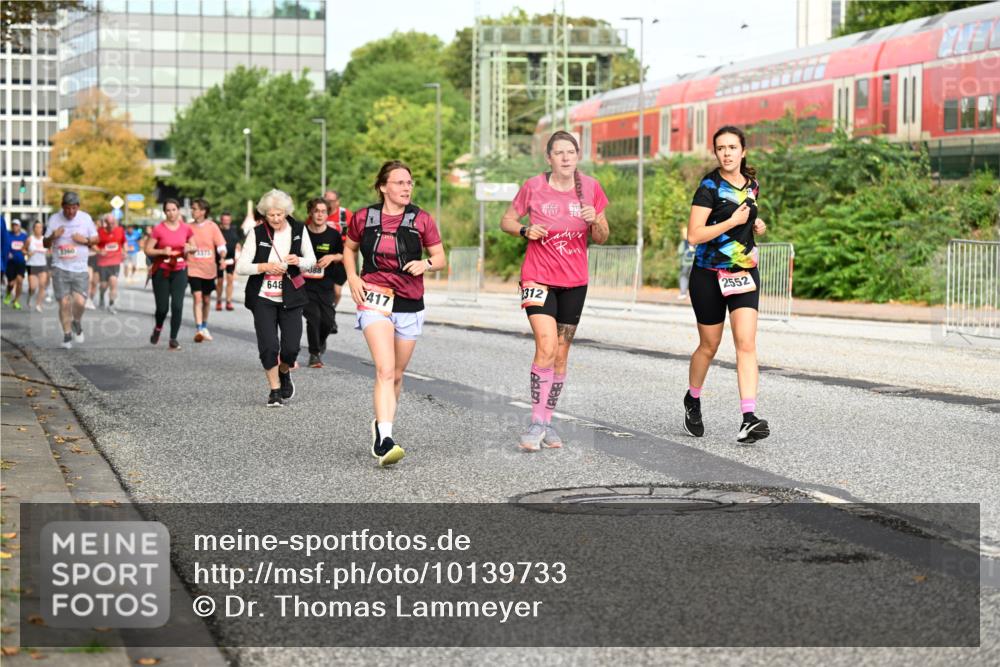 06.09.2026 - CURREX Alsterlauf Dr. Thomas Lammeyer http://msf.ph/oto/10139733 06.09.2026 10:06:56 Laufen 3360, 648, 088, 417, 312, 2552 meine-sportfotos.de
