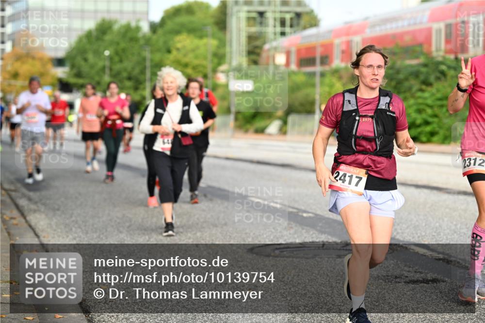 06.09.2026 - CURREX Alsterlauf Dr. Thomas Lammeyer http://msf.ph/oto/10139754 06.09.2026 10:06:58 Laufen 1, 0975, 2417, 2312 meine-sportfotos.de