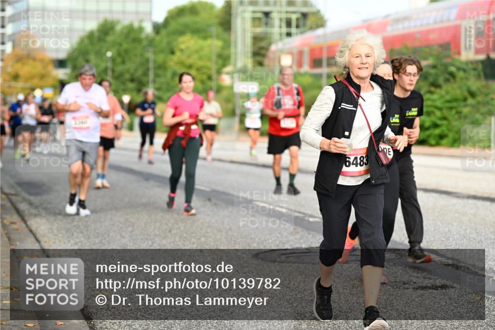 06.09.2026 - CURREX Alsterlauf Dr. Thomas Lammeyer http://msf.ph/oto/10139782 06.09.2026 10:07:00 Laufen 6483 meine-sportfotos.de