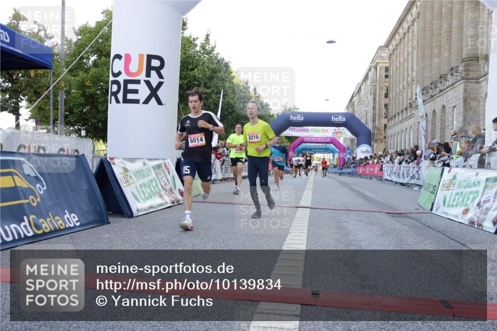 06.09.2026 - CURREX Alsterlauf Yannick Fuchs http://msf.ph/oto/10139834 06.09.2026 09:46:11 Ziel 2122, 4970, 5846, 5906, 6014, 6406, 8158, 8210, 8266 meine-sportfotos.de