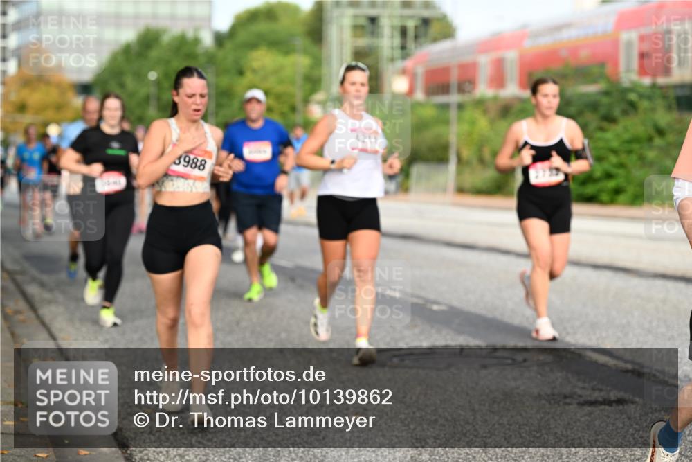 06.09.2026 - CURREX Alsterlauf Dr. Thomas Lammeyer http://msf.ph/oto/10139862 06.09.2026 10:07:10 Laufen 3988, 4211 meine-sportfotos.de