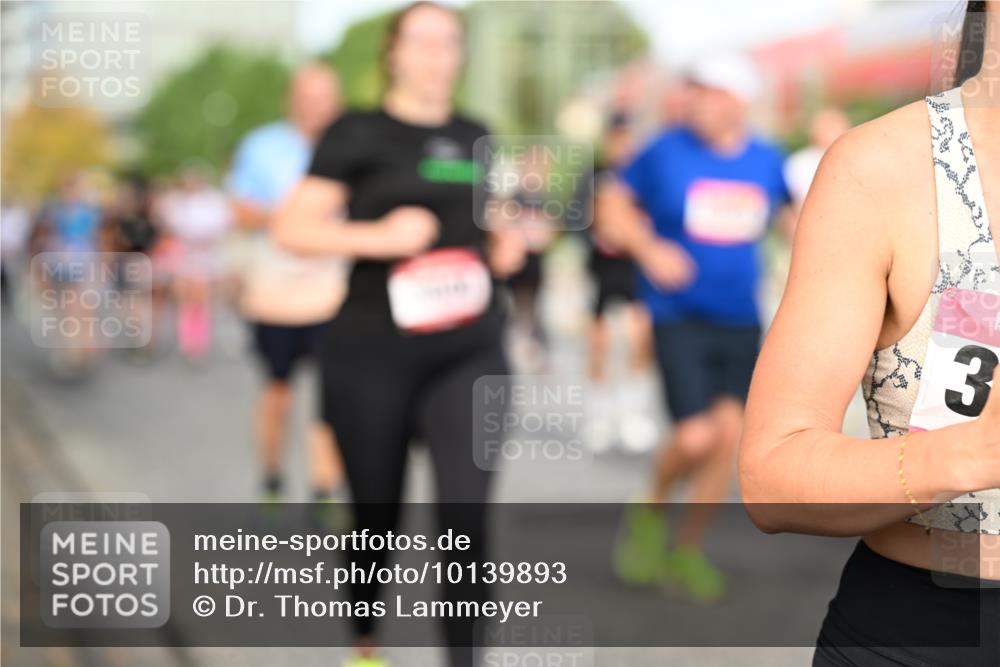 06.09.2026 - CURREX Alsterlauf Dr. Thomas Lammeyer http://msf.ph/oto/10139893 06.09.2026 10:07:12 Laufen 3 meine-sportfotos.de