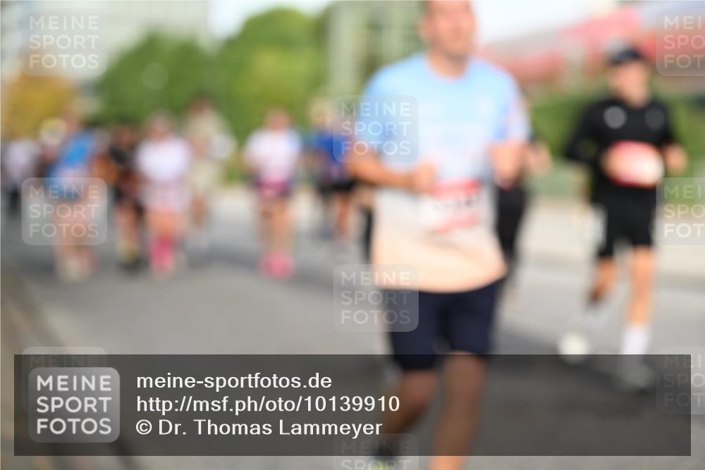 06.09.2026 - CURREX Alsterlauf Dr. Thomas Lammeyer http://msf.ph/oto/10139910 06.09.2026 10:07:14 Laufen  meine-sportfotos.de