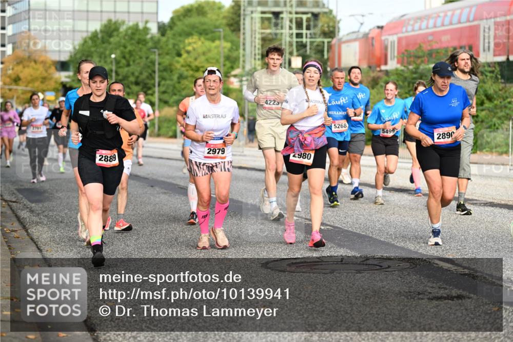 06.09.2026 - CURREX Alsterlauf Dr. Thomas Lammeyer http://msf.ph/oto/10139941 06.09.2026 10:07:17 Laufen 2701, 4225, 5268, 2979, 2980, 2889, 5499, 2890 meine-sportfotos.de