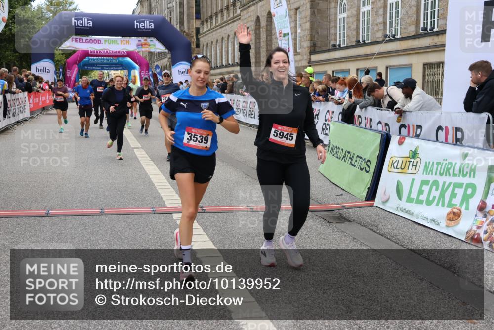 06.09.2026 - CURREX Alsterlauf Strokosch-Dieckow http://msf.ph/oto/10139952 06.09.2026 10:16:12 Ziel 2019, 2098, 2614, 2810, 2881, 2884, 3311, 3539, 3867, 4043, 4056, 4069, 4264, 4455, 5425, 5559, 5564, 5825, 5945 meine-sportfotos.de