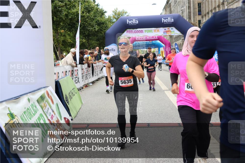 06.09.2026 - CURREX Alsterlauf Strokosch-Dieckow http://msf.ph/oto/10139954 06.09.2026 10:17:30 Ziel 2462, 2546, 2547, 2597, 2598, 2911, 2985, 3117, 3444, 3709, 5118, 5560, 5635, 5820, 5849, 6068, 6081, 6342, 6363, 8109 meine-sportfotos.de