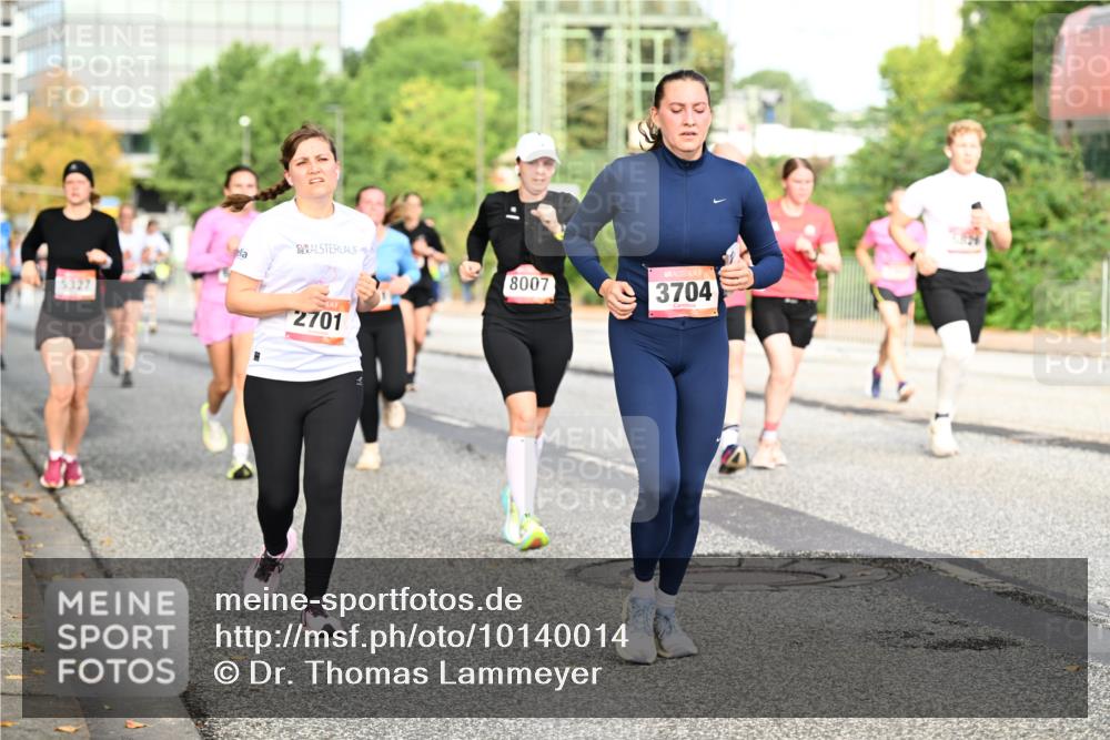 06.09.2026 - CURREX Alsterlauf Dr. Thomas Lammeyer http://msf.ph/oto/10140014 06.09.2026 10:07:25 Laufen 5327, 8007, 3704, 2701 meine-sportfotos.de
