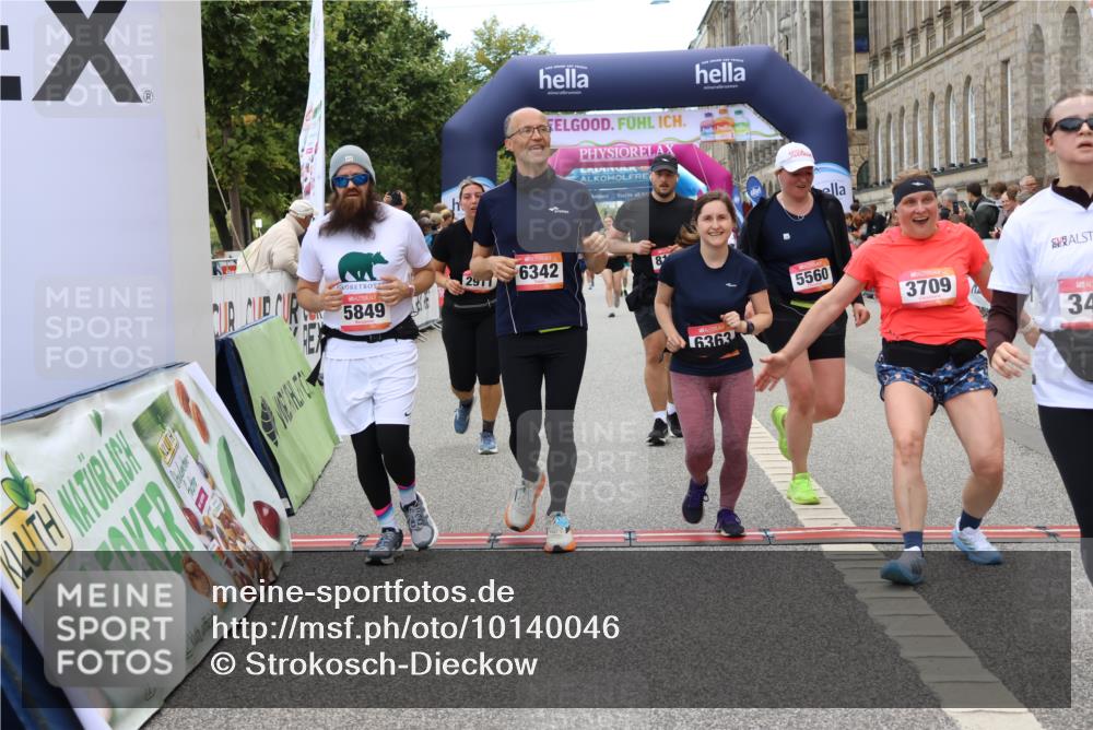 06.09.2026 - CURREX Alsterlauf Strokosch-Dieckow http://msf.ph/oto/10140046 06.09.2026 10:17:33 Ziel 2462, 2597, 2598, 2911, 2985, 3117, 3444, 3709, 5118, 5560, 5635, 5820, 5849, 6068, 6081, 6342, 6363, 8109 meine-sportfotos.de