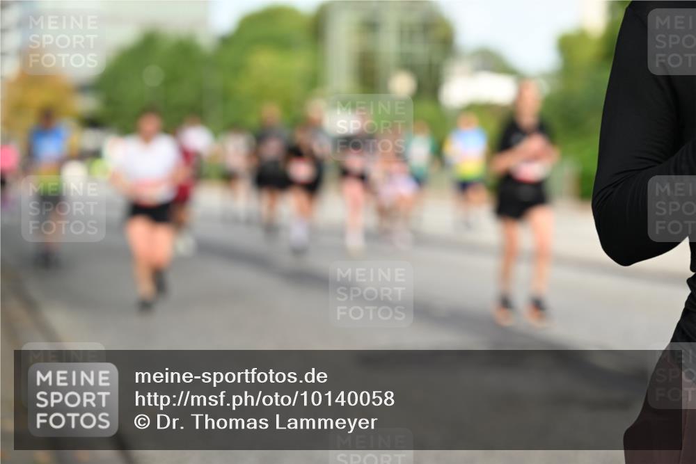 06.09.2026 - CURREX Alsterlauf Dr. Thomas Lammeyer http://msf.ph/oto/10140058 06.09.2026 10:07:30 Laufen  meine-sportfotos.de
