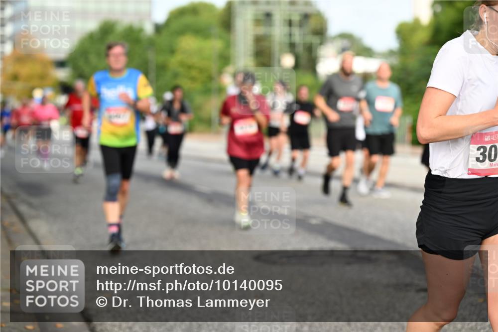 06.09.2026 - CURREX Alsterlauf Dr. Thomas Lammeyer http://msf.ph/oto/10140095 06.09.2026 10:07:34 Laufen 30 meine-sportfotos.de