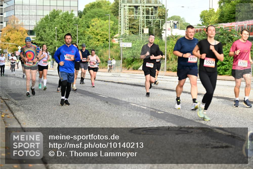 06.09.2026 - CURREX Alsterlauf Dr. Thomas Lammeyer http://msf.ph/oto/10140213 06.09.2026 10:07:55 Laufen 588, 3048, 5203, 4958, 2205, 4790, 3777, 5524, 4787 meine-sportfotos.de