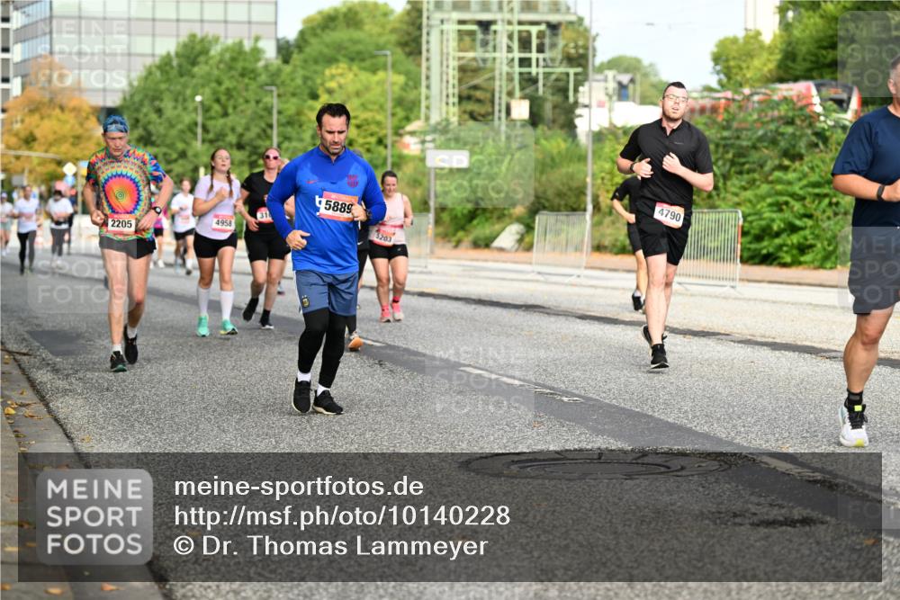 06.09.2026 - CURREX Alsterlauf Dr. Thomas Lammeyer http://msf.ph/oto/10140228 06.09.2026 10:07:56 Laufen 310, 2205, 4958, 5889, 3203, 4790 meine-sportfotos.de