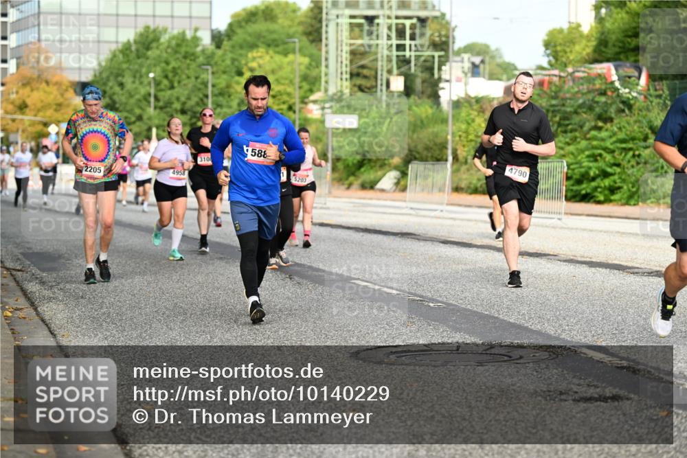 06.09.2026 - CURREX Alsterlauf Dr. Thomas Lammeyer http://msf.ph/oto/10140229 06.09.2026 10:07:56 Laufen 2205, 4958, 310, 588, 5203, 4790 meine-sportfotos.de