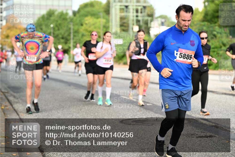 06.09.2026 - CURREX Alsterlauf Dr. Thomas Lammeyer http://msf.ph/oto/10140256 06.09.2026 10:07:59 Laufen 2205, 5889 meine-sportfotos.de