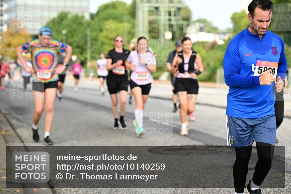 06.09.2026 - CURREX Alsterlauf Dr. Thomas Lammeyer http://msf.ph/oto/10140259 06.09.2026 10:07:59 Laufen 45939 meine-sportfotos.de