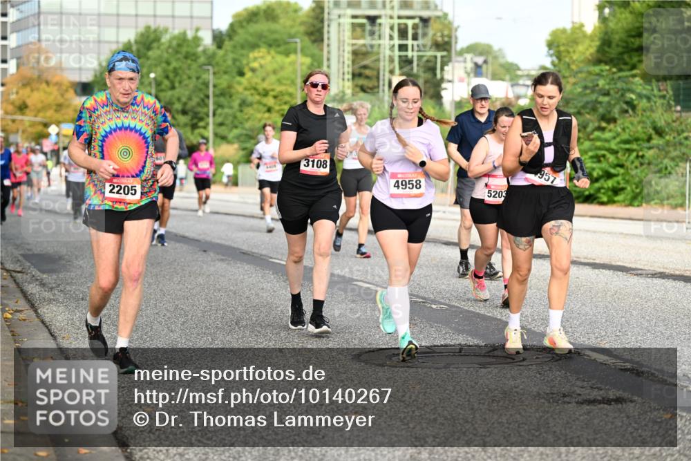 06.09.2026 - CURREX Alsterlauf Dr. Thomas Lammeyer http://msf.ph/oto/10140267 06.09.2026 10:08:00 Laufen 2205, 957, 3108, 4958, 5203 meine-sportfotos.de