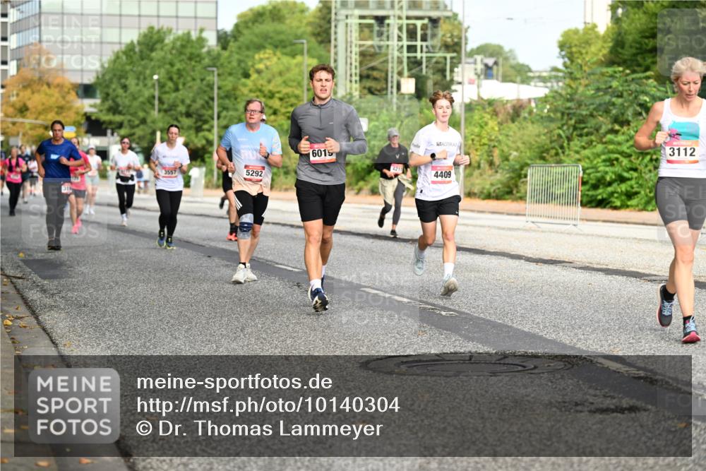 06.09.2026 - CURREX Alsterlauf Dr. Thomas Lammeyer http://msf.ph/oto/10140304 06.09.2026 10:08:04 Laufen 3112, 6015, 4215, 4409, 3557, 5292 meine-sportfotos.de