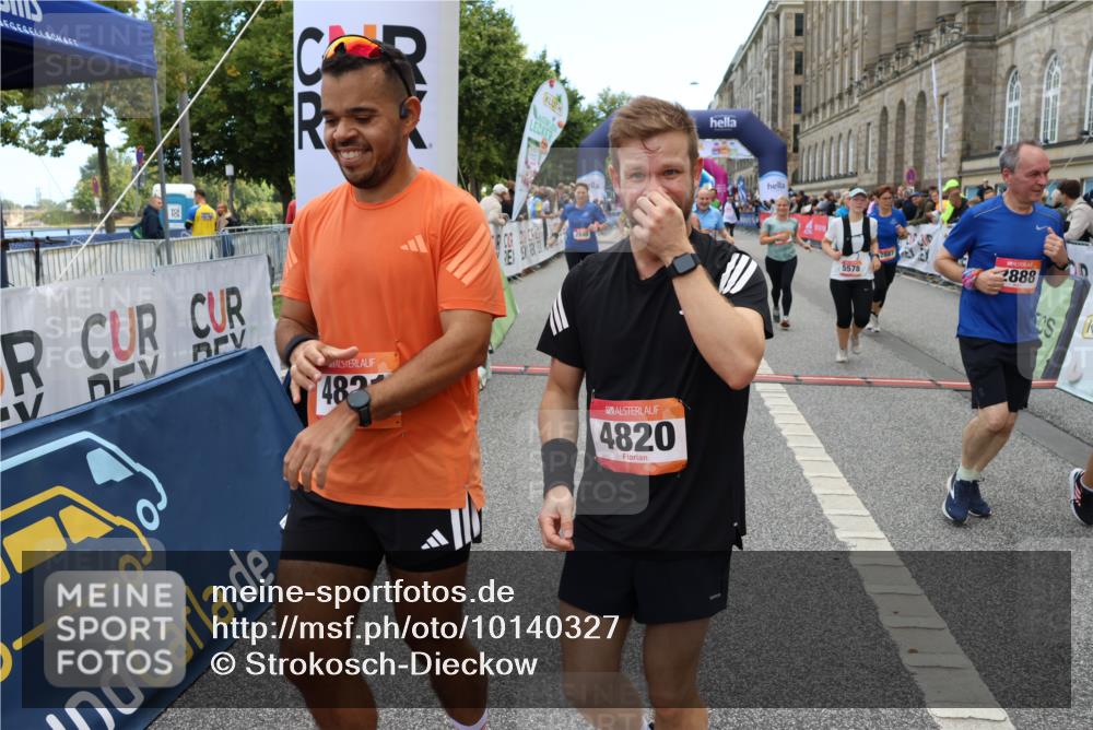 06.09.2026 - CURREX Alsterlauf Strokosch-Dieckow http://msf.ph/oto/10140327 06.09.2026 10:16:30 Ziel 2431, 2432, 2744, 2851, 2880, 2887, 2888, 2910, 3015, 3019, 3788, 4314, 4315, 4366, 4820, 4821, 5578, 6217 meine-sportfotos.de