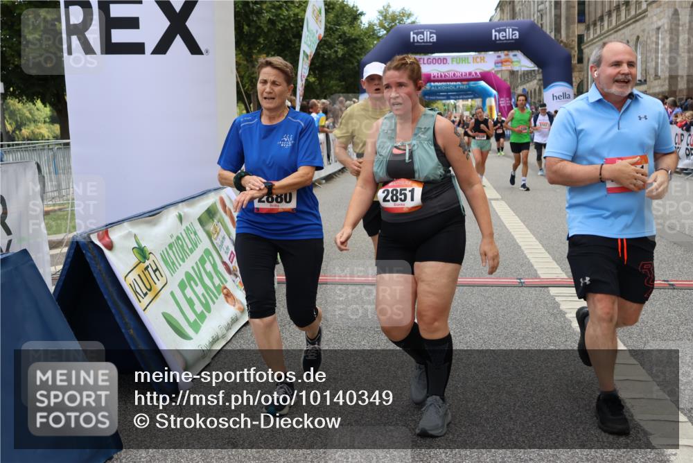 06.09.2026 - CURREX Alsterlauf Strokosch-Dieckow http://msf.ph/oto/10140349 06.09.2026 10:16:33 Ziel 2431, 2432, 2744, 2851, 2880, 2887, 2888, 3015, 3019, 3508, 3509, 3788, 4820, 4821, 5578, 6217, 8283 meine-sportfotos.de