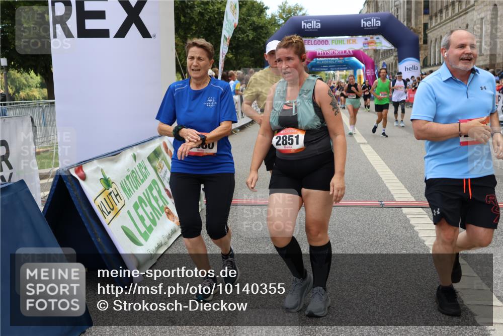 06.09.2026 - CURREX Alsterlauf Strokosch-Dieckow http://msf.ph/oto/10140355 06.09.2026 10:16:33 Ziel 2431, 2432, 2744, 2851, 2880, 2887, 2888, 3015, 3019, 3508, 3509, 3788, 4820, 4821, 5578, 6217, 8283 meine-sportfotos.de