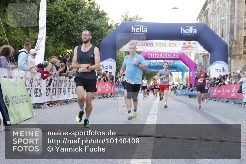 06.09.2026 - CURREX Alsterlauf Yannick Fuchs http://msf.ph/oto/10140408 06.09.2026 09:46:23 Ziel 2342, 2703, 3132, 4183, 4287, 4537, 4619, 4824, 5419, 5515, 6224 meine-sportfotos.de