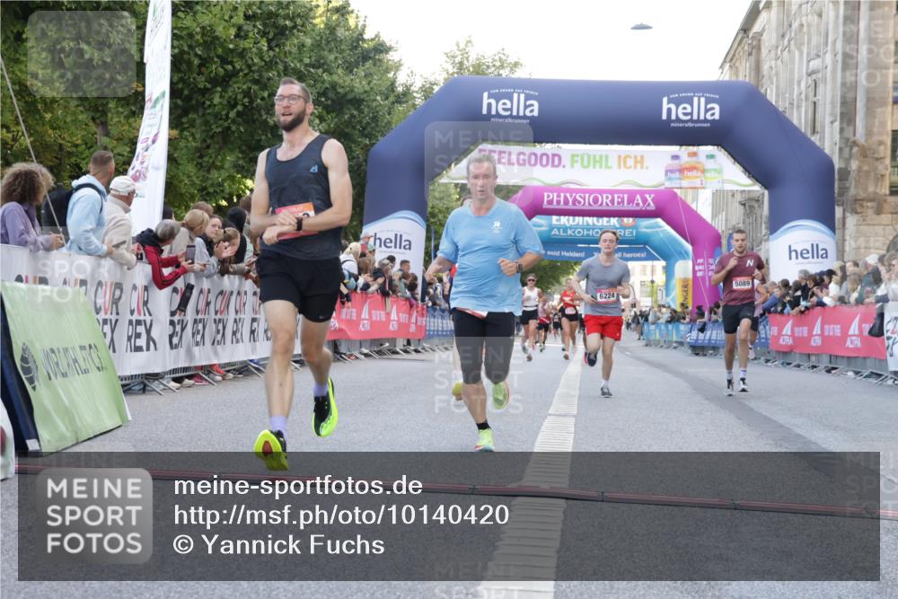 06.09.2026 - CURREX Alsterlauf Yannick Fuchs http://msf.ph/oto/10140420 06.09.2026 09:46:24 Ziel 2342, 2703, 3132, 3182, 4183, 4287, 4537, 4619, 4824, 5419, 5515, 6224 meine-sportfotos.de