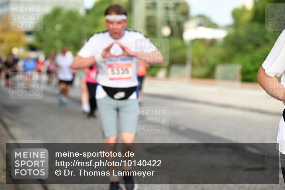 06.09.2026 - CURREX Alsterlauf Dr. Thomas Lammeyer http://msf.ph/oto/10140422 06.09.2026 10:08:16 Laufen 5335 meine-sportfotos.de