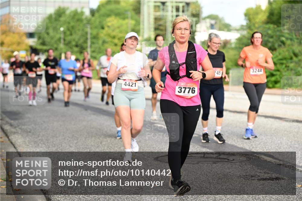 06.09.2026 - CURREX Alsterlauf Dr. Thomas Lammeyer http://msf.ph/oto/10140442 06.09.2026 10:08:20 Laufen 4421, 3776, 3244, 45 meine-sportfotos.de