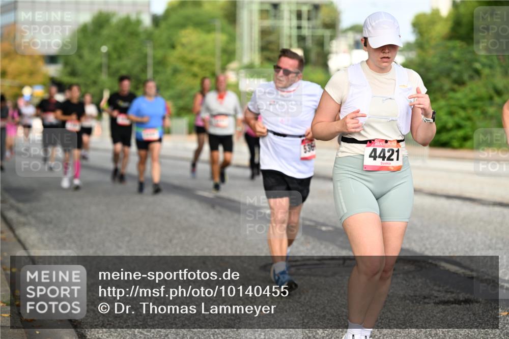 06.09.2026 - CURREX Alsterlauf Dr. Thomas Lammeyer http://msf.ph/oto/10140455 06.09.2026 10:08:22 Laufen 4421 meine-sportfotos.de