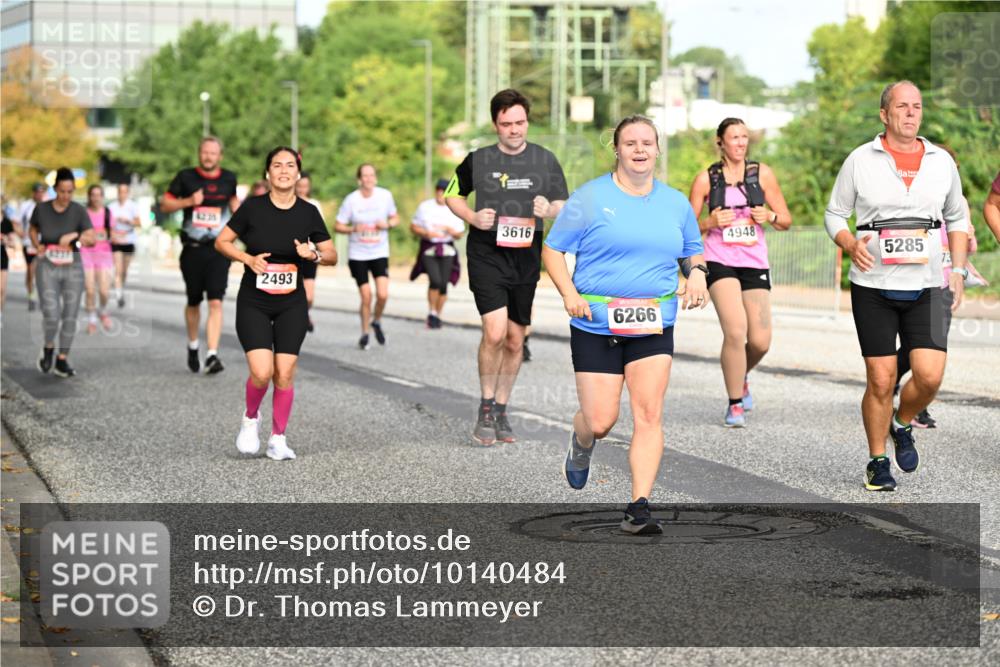 06.09.2026 - CURREX Alsterlauf Dr. Thomas Lammeyer http://msf.ph/oto/10140484 06.09.2026 10:08:26 Laufen 42, 39, 2493, 3616, 6266, 4948, 5285, 73 meine-sportfotos.de